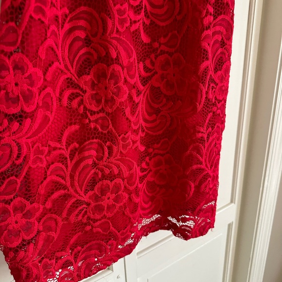 Red Lace Juniors Cocktail Dress. Size 7 - Picture 4 of 8